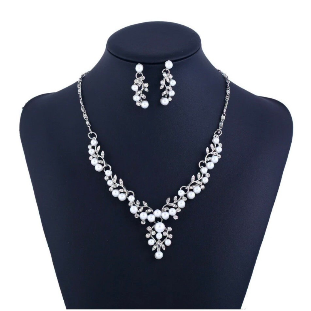 Pearl Bridal Necklace Set Silver Leaf Design