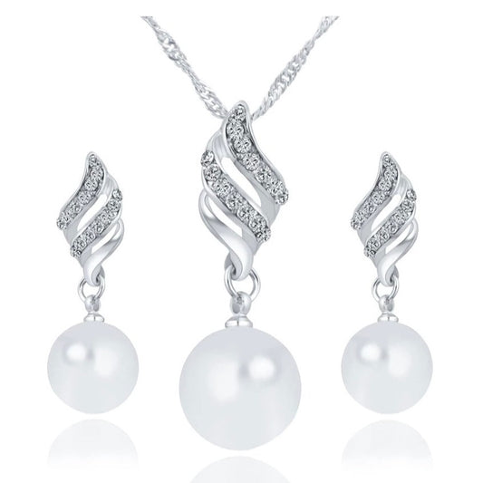 Pearl and Crystal Bridal Necklace and Earrings Set
