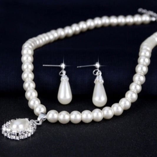 Vintage Design Pearl Necklace and Earrings Set